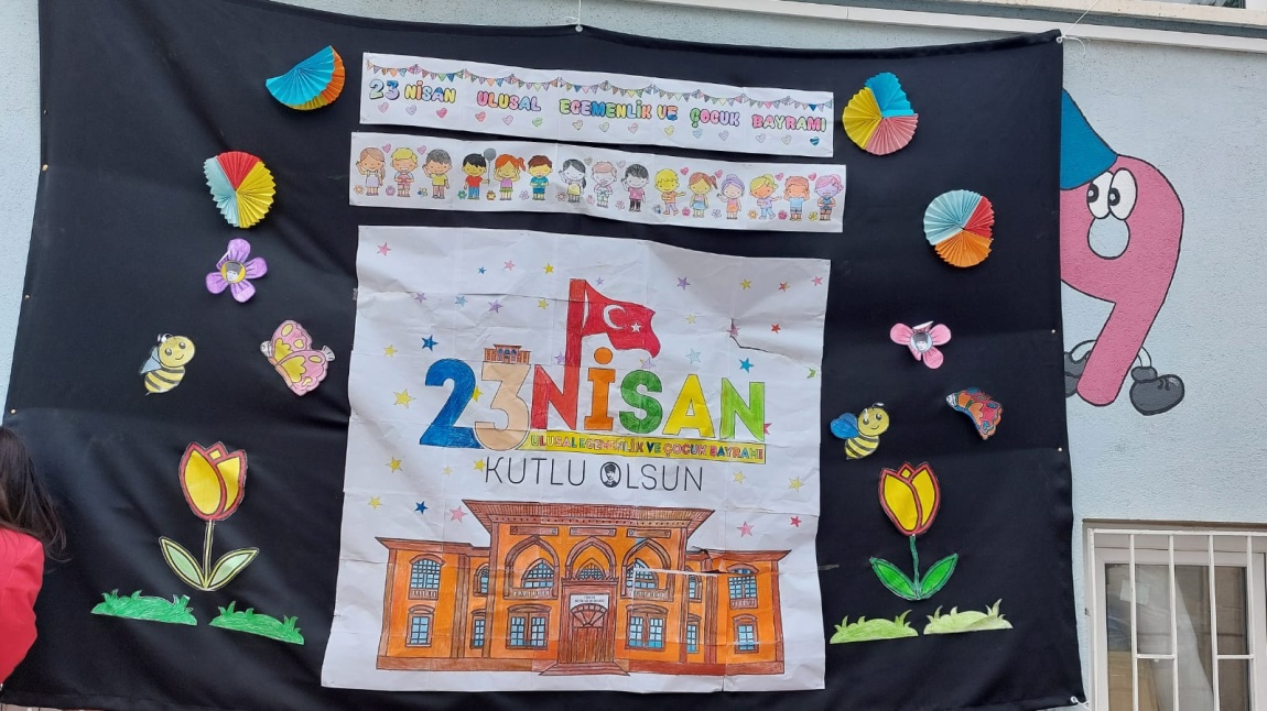 Mehmet Akif Ersoy İlkokulu Öğrencileri Coşkuyla 23 Nisan'ı Kutladı