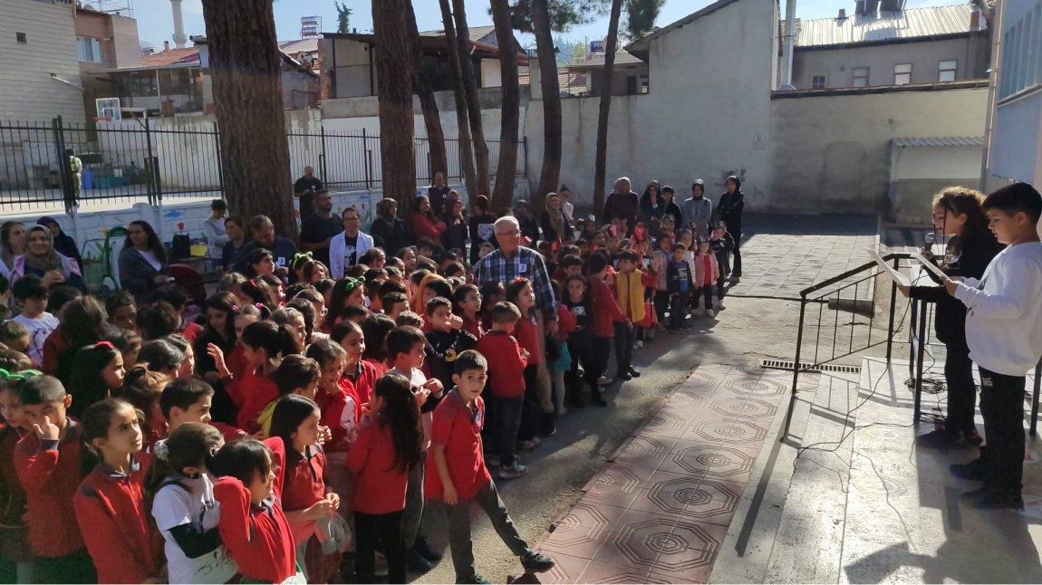 Mehmet Akif Ersoy İlkokulu'nda 10 Kasım Atatürk'ü Anma Günü Etkinliği